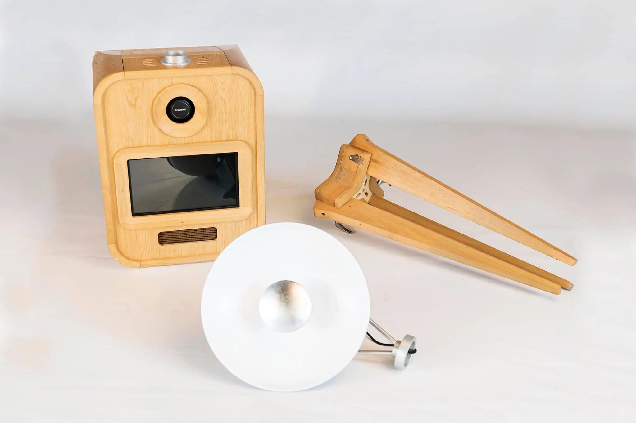 Quick setup vintage photobooth for wedding in Noida